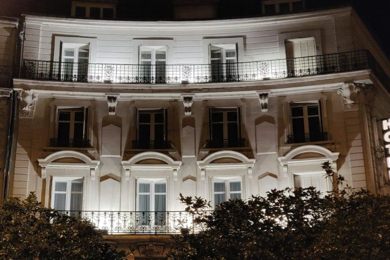 Hotel Suzane Angers Bagian luar foto