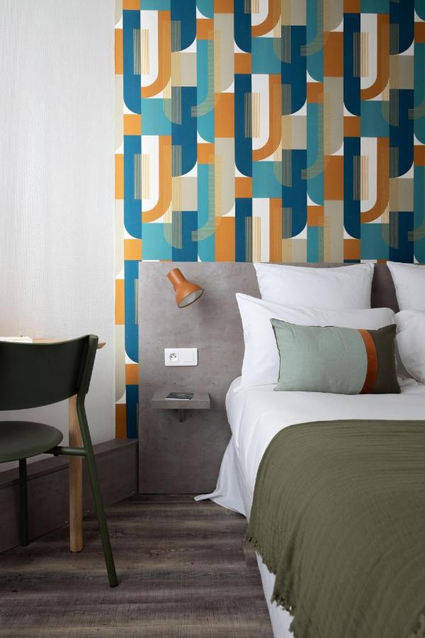 Hotel Suzane Angers Bagian luar foto
