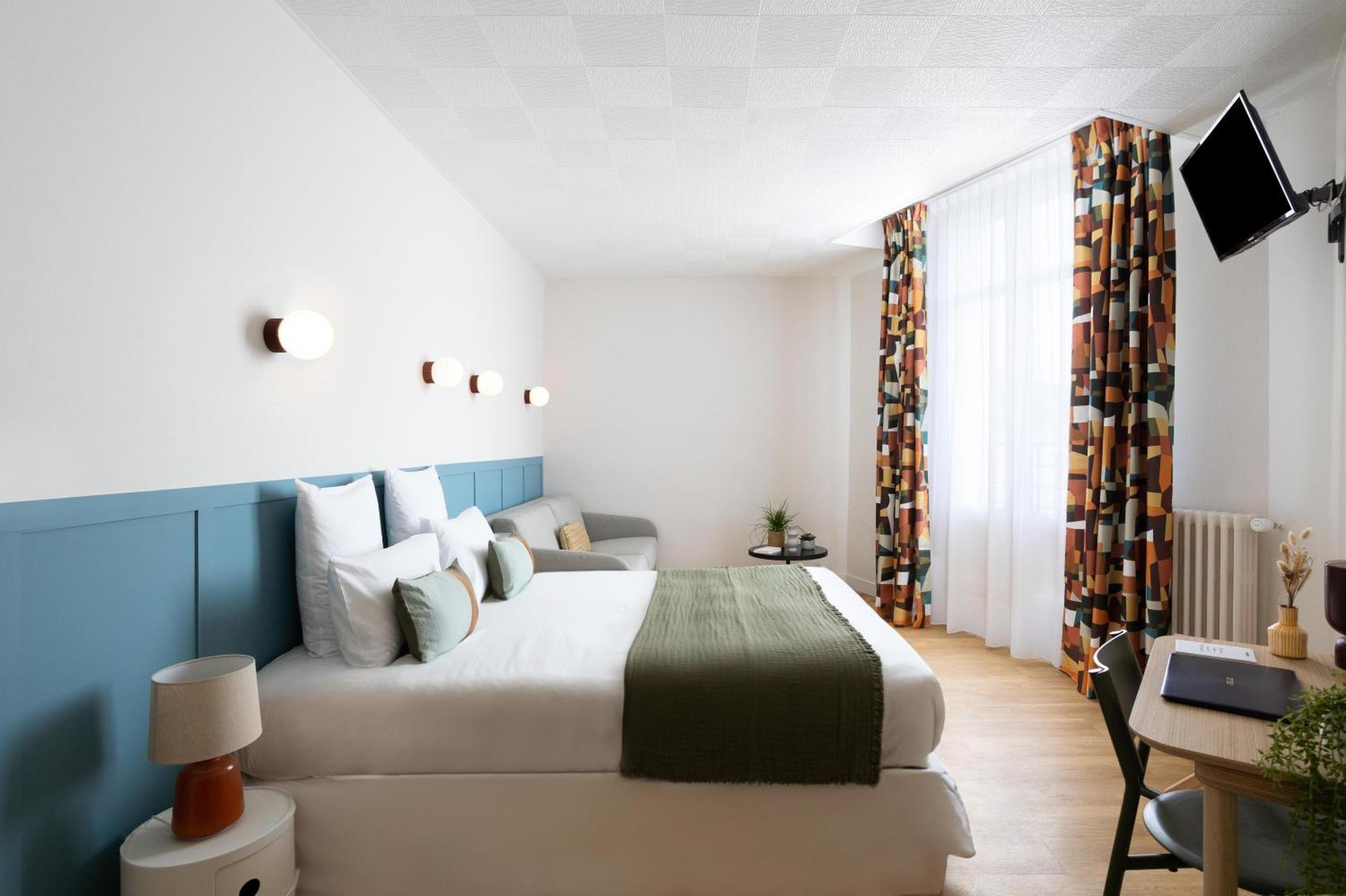 Hotel Suzane Angers Bagian luar foto